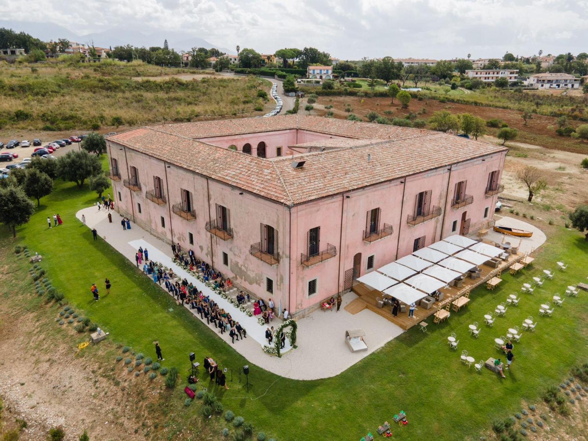 Отель Palazzo Principi Lanza Сан-Никола-Арчелла Экстерьер фото