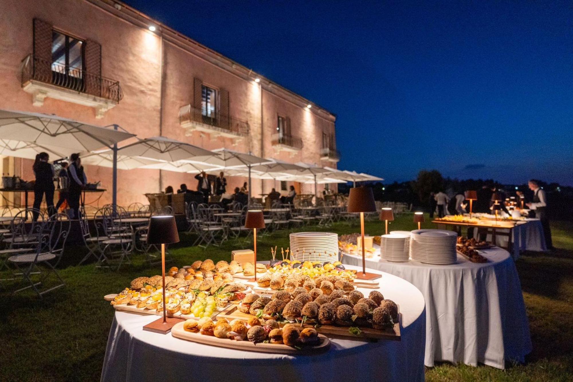 Отель Palazzo Principi Lanza Сан-Никола-Арчелла Экстерьер фото