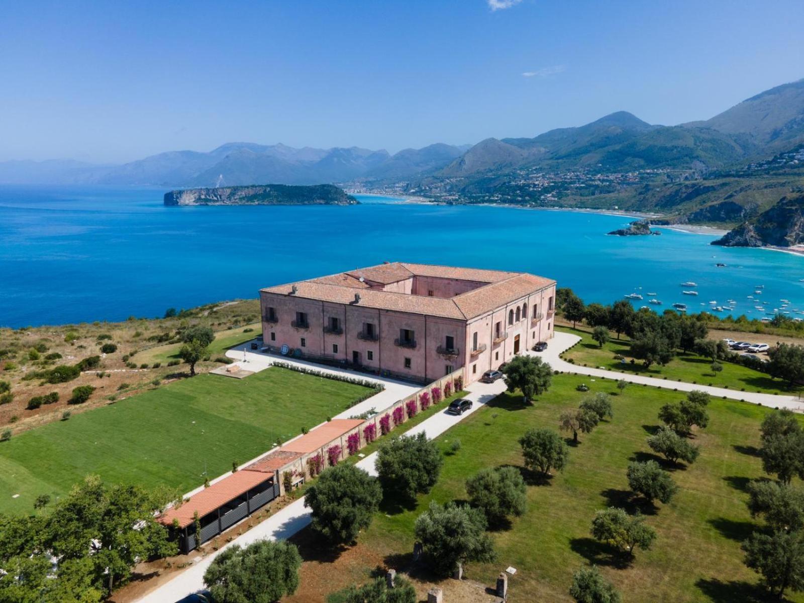 Отель Palazzo Principi Lanza Сан-Никола-Арчелла Экстерьер фото